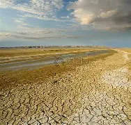 星空体育亚洲官网-河床防线稳固，力拼恩菲尔德全力拿分