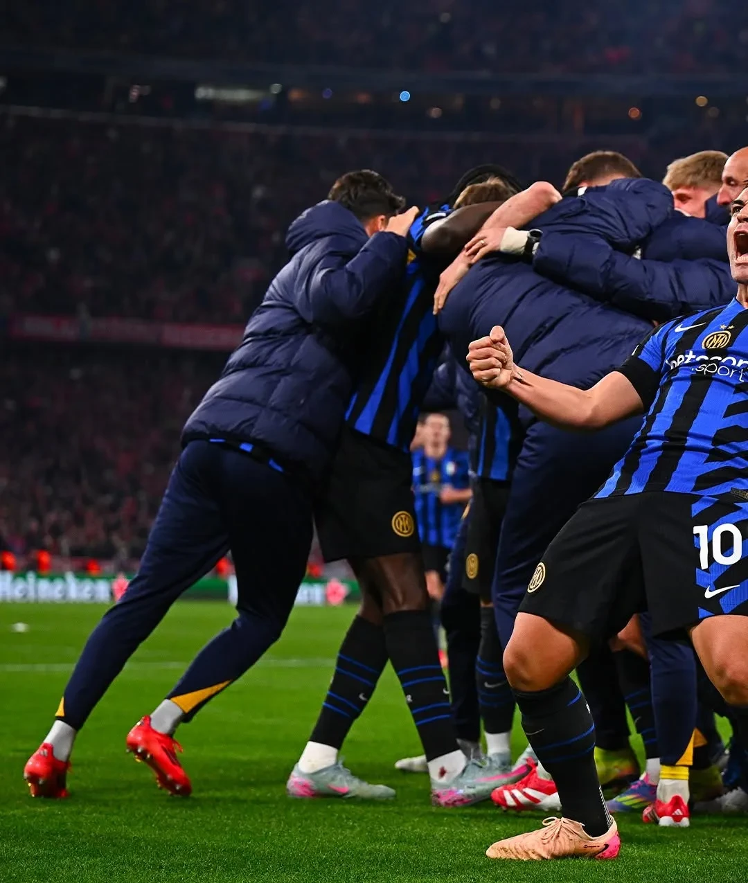 星空体育入口-拜仁慕尼黑客场深陷困境，难以自拔