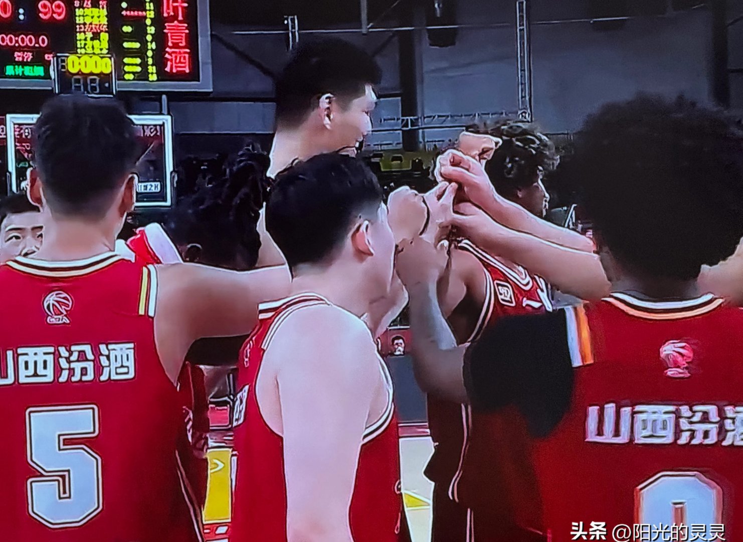 山西队艰难逆袭,惊险战胜上海男篮的简单介绍 山西队艰难逆袭,惊险战胜上海男篮的简单介绍