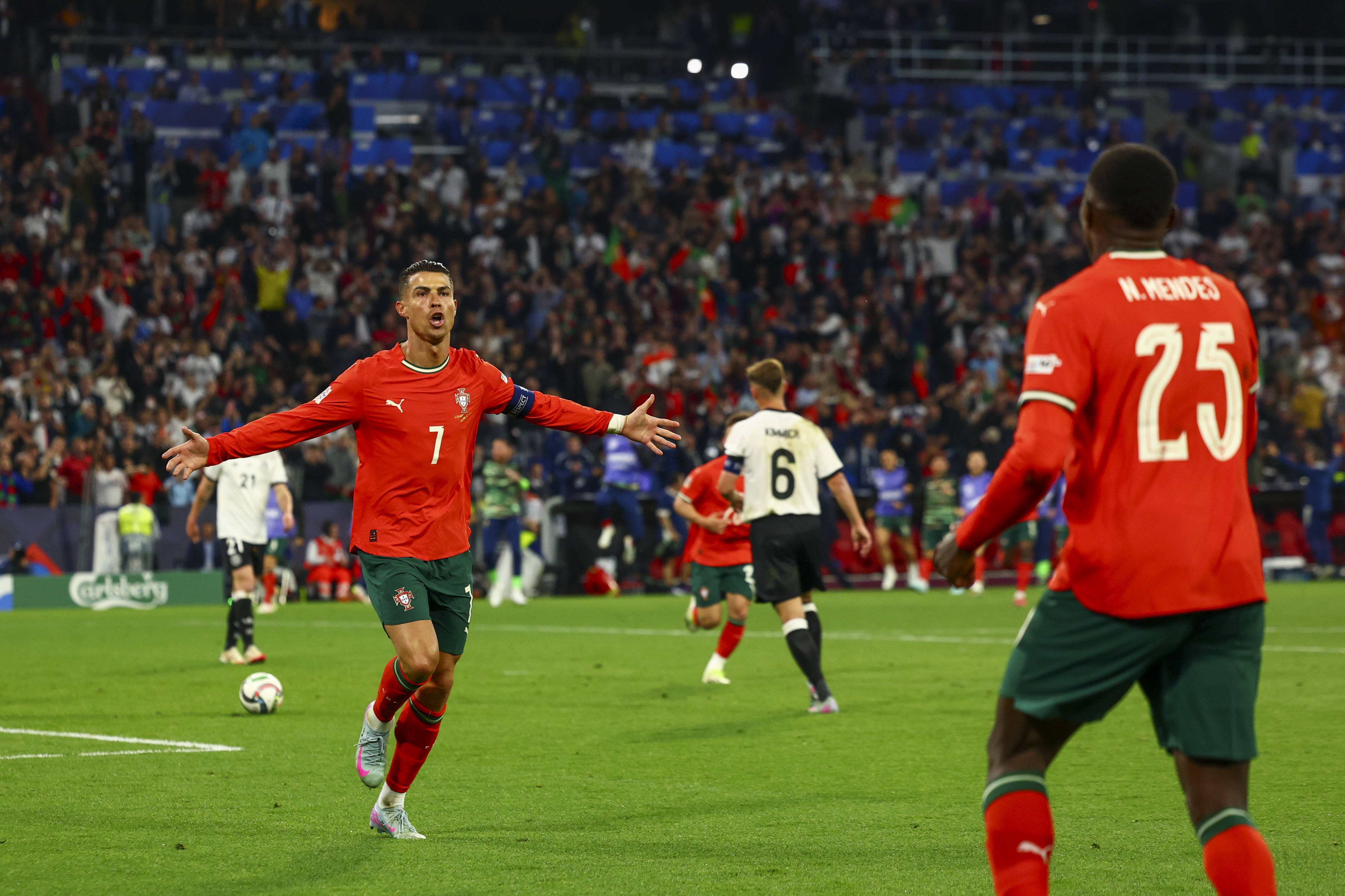 葡萄牙力挫荷兰,晋级前景看好的简单介绍 葡萄牙力挫荷兰,晋级前景看好的简单介绍