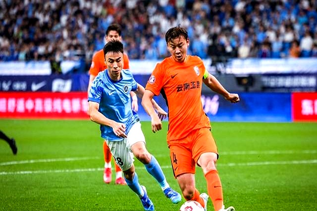 中超球员技术高超,精彩进球频频上演! 中超球员技术高超,精彩进球频频上演!