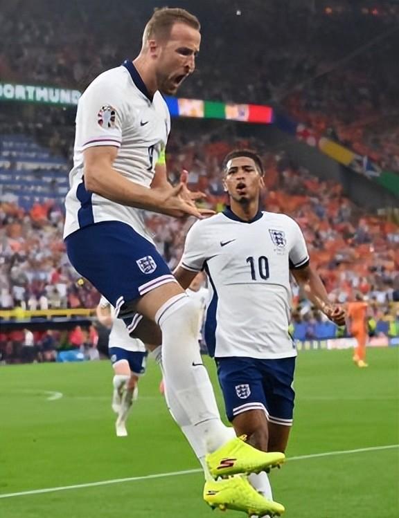 包含西班牙队长领衔破门,带领球队逆转胜!的词条 包含西班牙队长领衔破门,带领球队逆转胜!的词条