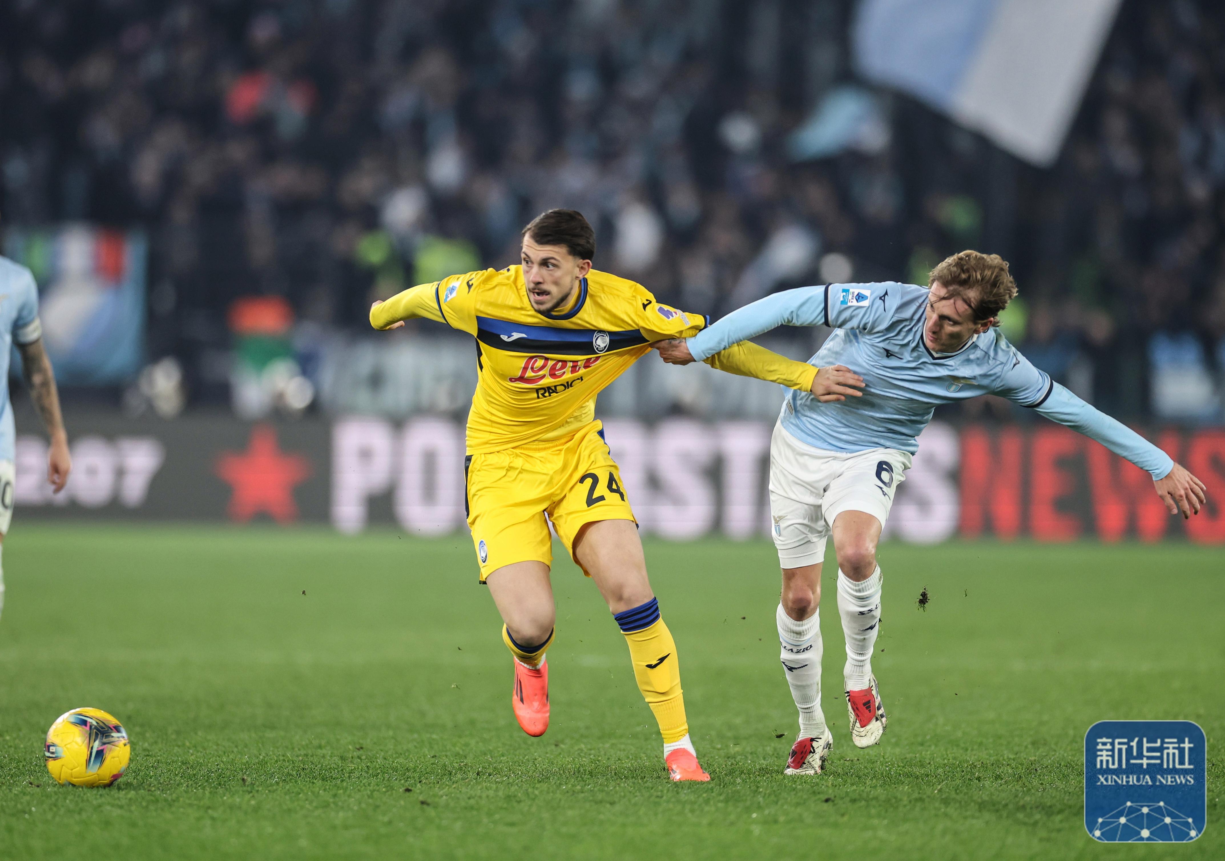 激烈比拼!球员表现受到球迷赞赏 激烈比拼!球员表现受到球迷赞赏