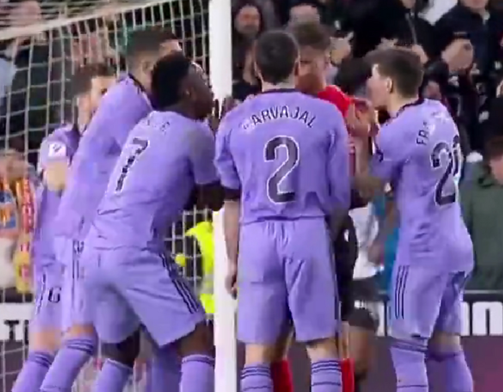 星空体育馆-瓦伦西亚主场击败对手，取得重要胜利的简单介绍