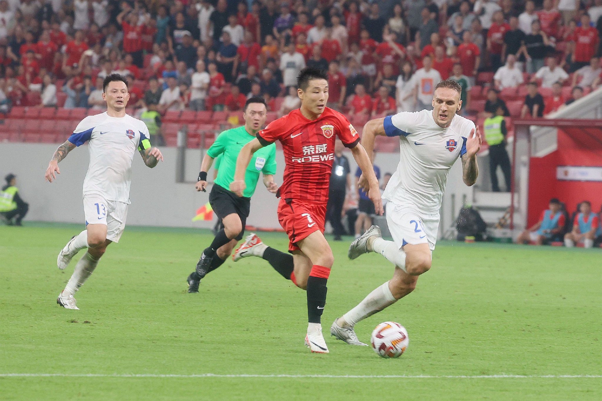 斯图加特惨遭逆转,遗憾错失胜利机会 斯图加特惨遭逆转,遗憾错失胜利机会
