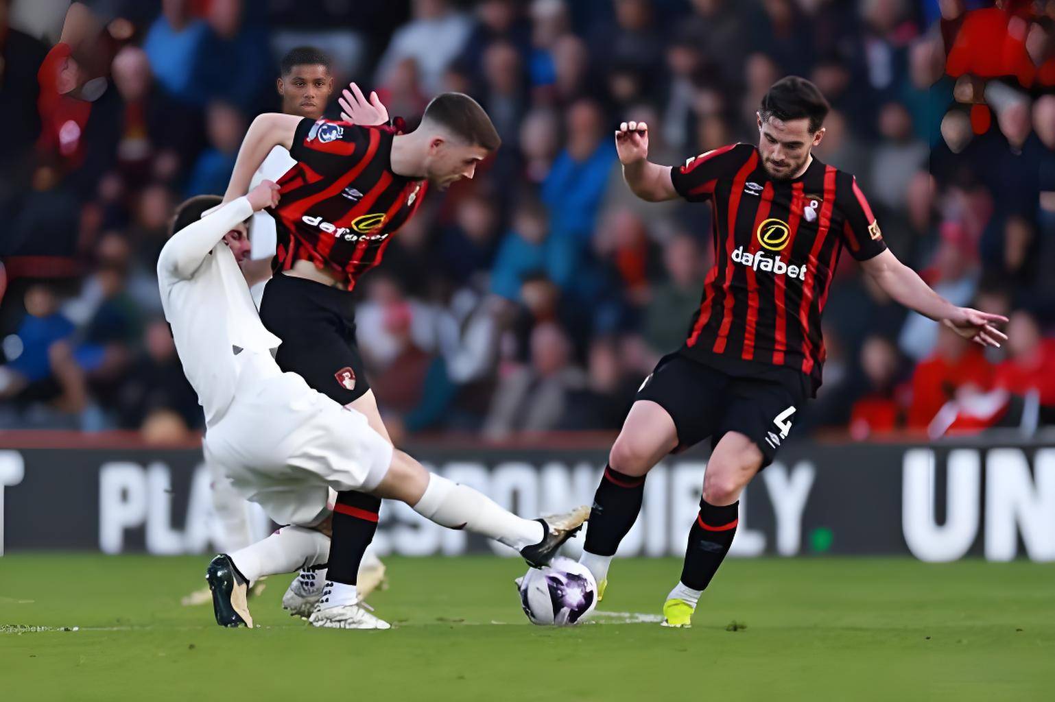 利物浦在英超对阵伯恩茅斯取得胜利 利物浦在英超对阵伯恩茅斯取得胜利